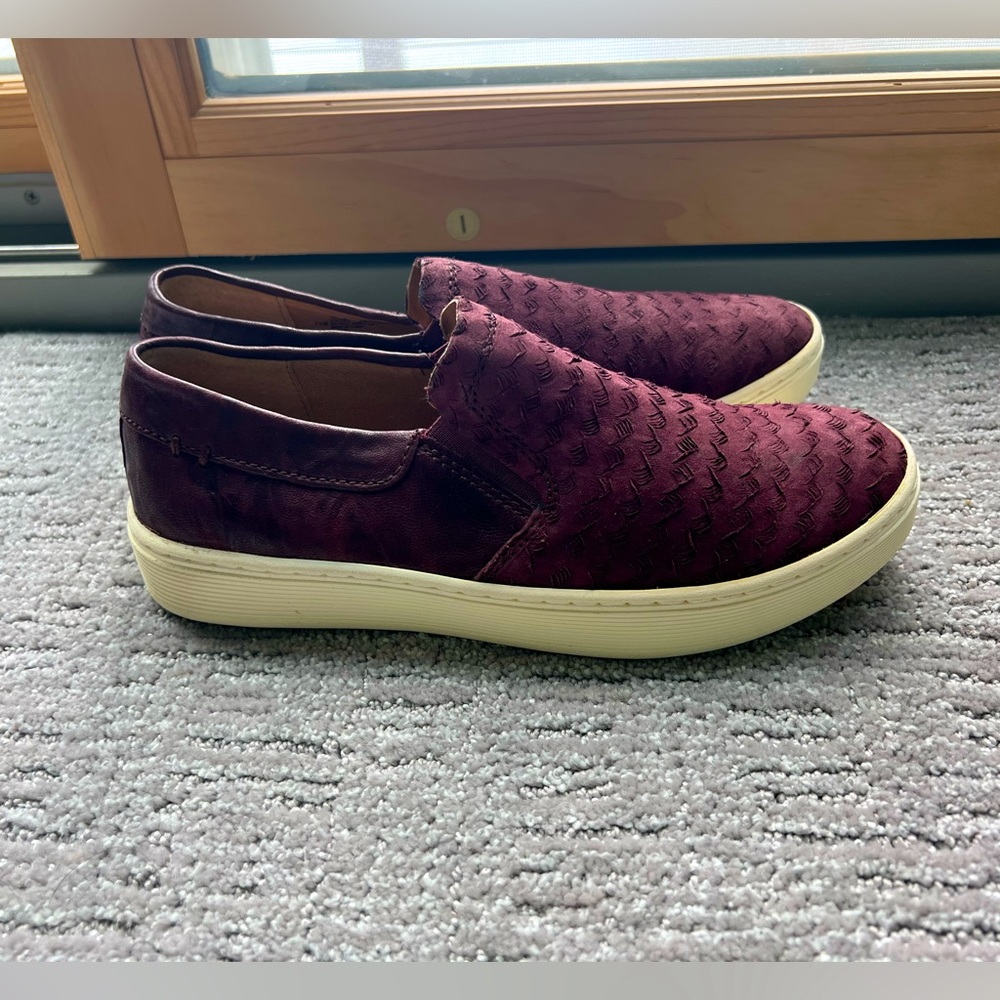Sofft Women's Burgundy Slip-On Sneakers